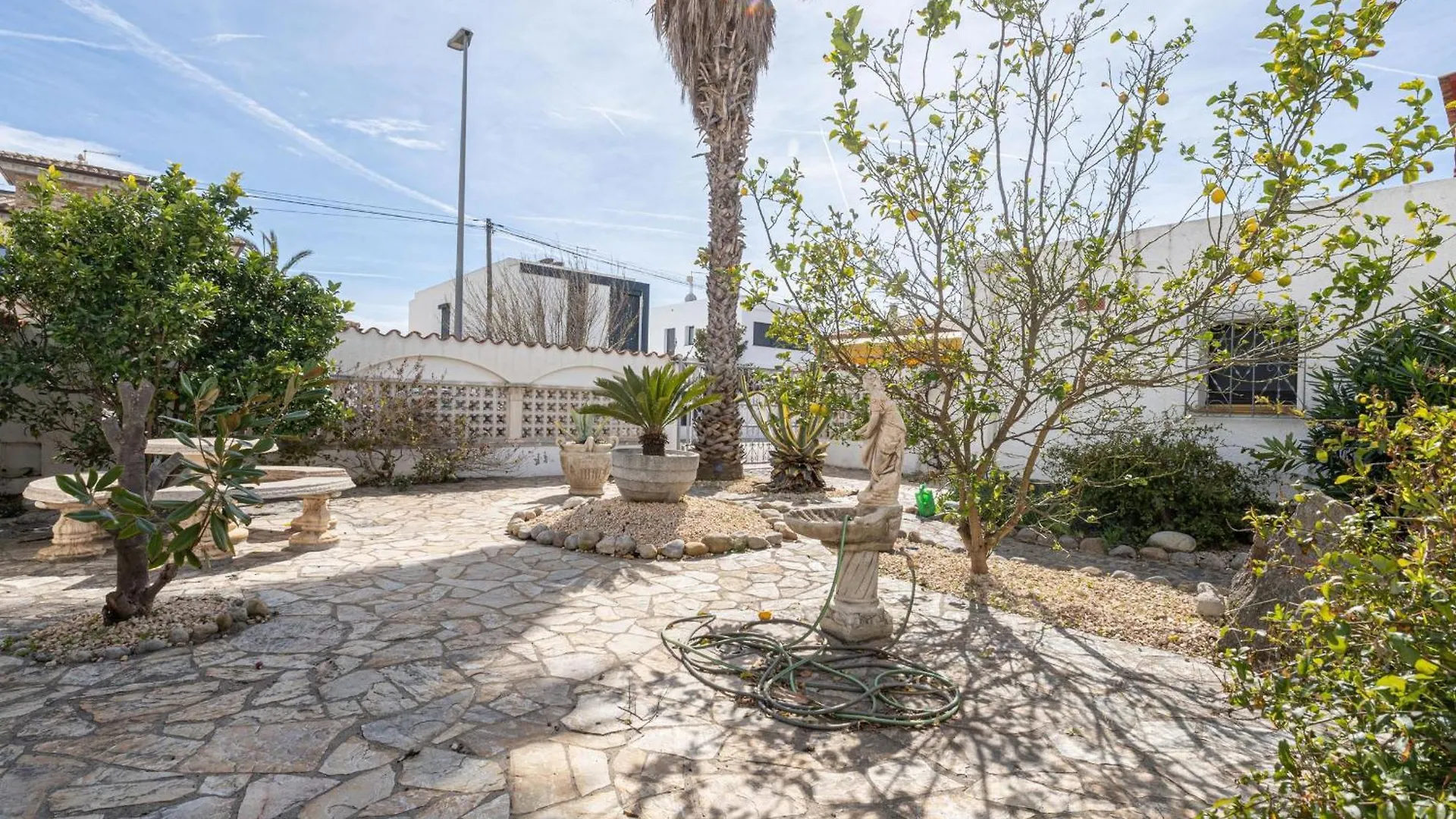 Acogedor Chalet De 2 Dormitorios Con Amarre De 12,5M, Terraza Y Jardin En Empuriabrava - Hisp-288-62 0*,