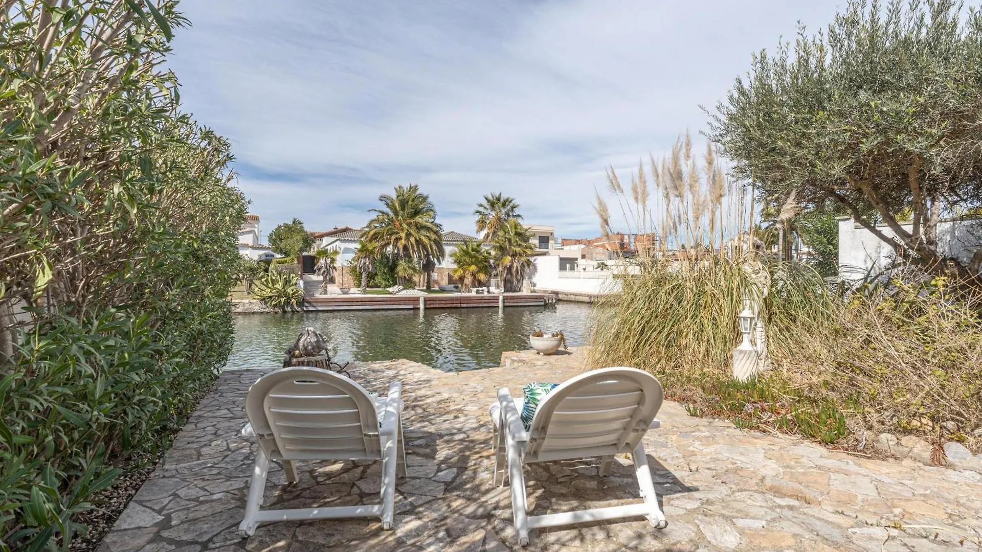 Acogedor Chalet De 2 Dormitorios Con Amarre De 12,5M, Terraza Y Jardin En Empuriabrava - Hisp-288-62 0*,  Španělsko
